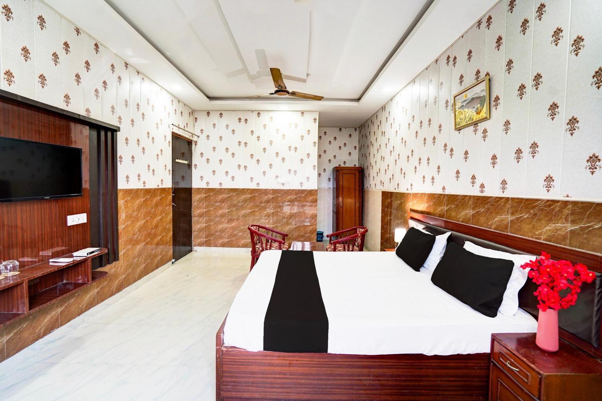 Hotel O Nova Resorts & Luxury Farm Raebareli المظهر الخارجي الصورة